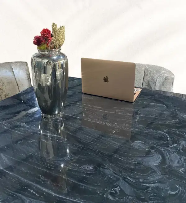 Comedor Eleganza Mármol Negro – 4 Personas